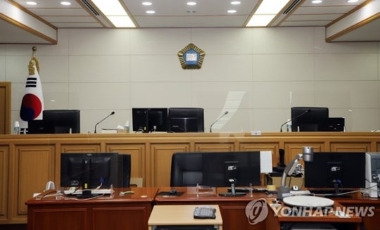 "내 험담했지?"…13층서 벽돌·<b>소화기</b> 던진 30대