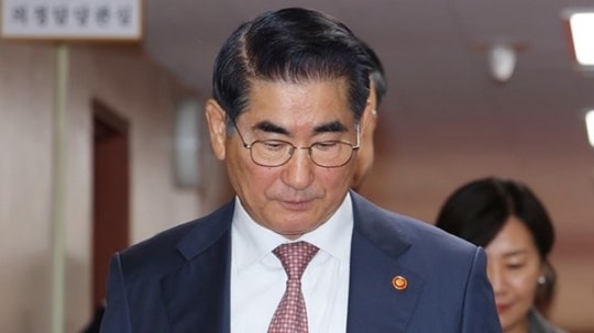 '내란 혐의' <b>김용현</b>, <b>구치소</b> 화장실서 <b>자살 시도</b>