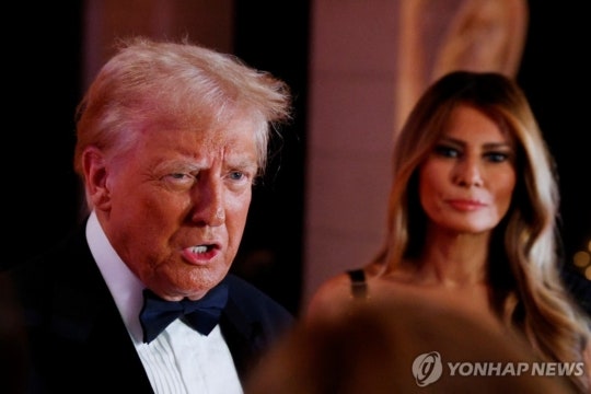 좋아 해야 되나…"<b>트럼프</b>, '내가 <b>혼돈</b>이라고? <b>한국</b>을 보라'"