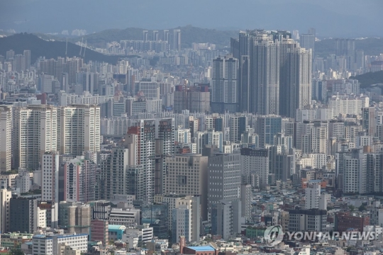 민간 부채 절반이 부동산에...11년 만에 2.3배 급증