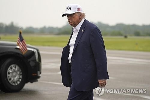 시진핑과 통화한 <b>트럼프</b> "<b>희토류 수출 재개</b> 동의"