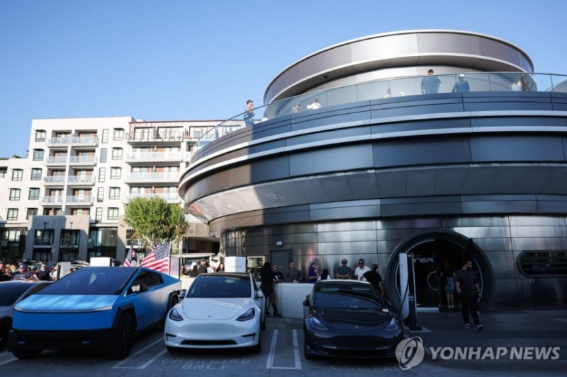 "<b>머스크</b> 또 '와우'"…첫날부터 '문전성시'