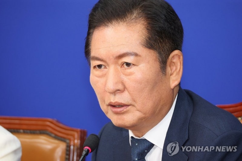 <b>정청래</b> "2차 쿠폰 곧 실시…마중물 더 '콸콸'"