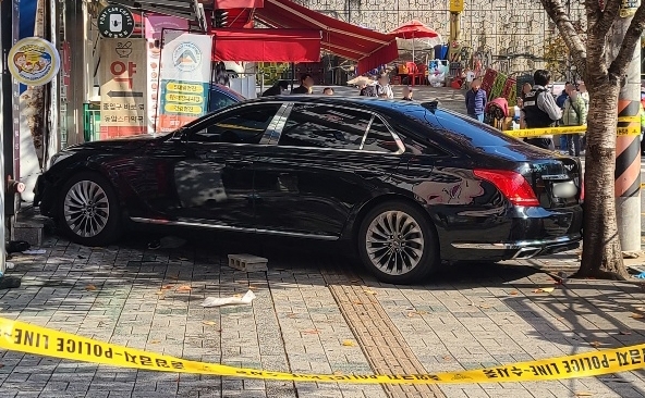 인천 70대 차량 인도 돌진, 30대 엄마와 두 살 딸 크게 다쳤어