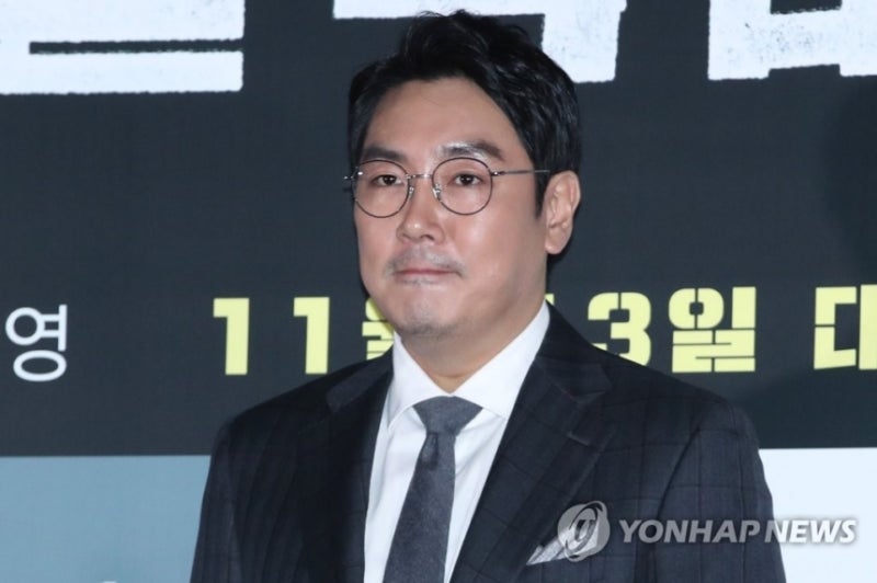 <b>조진웅</b>, <b>소년범 의혹</b> 일부 <b>인정</b>…"성폭행은 무관"