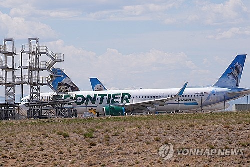 "활주로에 사람이"…항공기 이륙 중 충돌사고 '발칵'