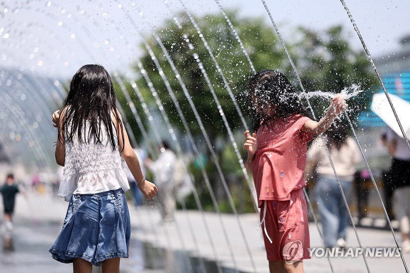 토요일 무더위·일요일엔 '비'…주말 날씨 '변덕'