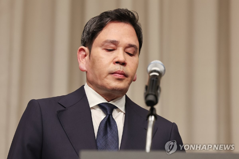 정용진 회장도 역사인식 교육 받는다…스벅 전 매장 22일 오후 3시 조기 종료