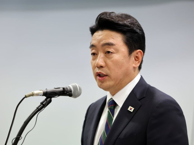[속보] <b>강훈식</b> "반도체 추가세수로 <b>미래대응기금</b> 신설 추진"