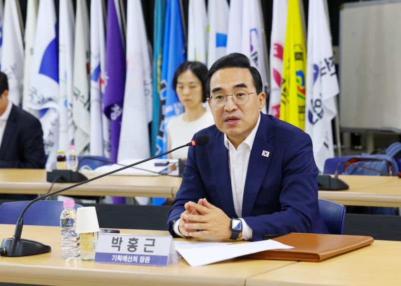 <b>박홍근</b> "노동자 처우개선 예산 세밀히 살필 것"