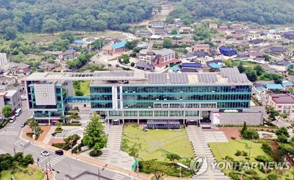 '月 30만원' 기본소득 시동…첫 단추는 <b>민생지원금</b>