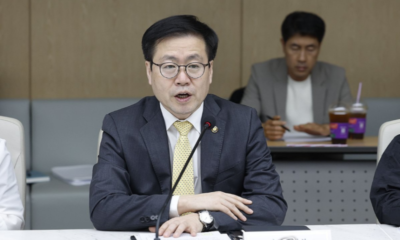 [속보] '한미관세협상' 핵심 사령탑…<b>여한구</b> 통상교섭본부장 전격 '<b>경질</b>...