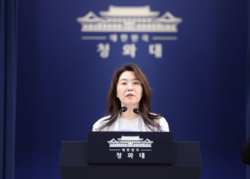靑, <b>손봉기 대법관</b> 후보자 <b>임명</b>동의안 <b>반려</b>…"재제청 요청"