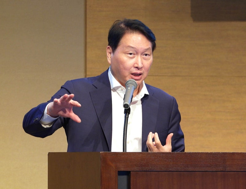 <b>최태원</b> "일본에 반도체 <b>합작공장</b> 설립 검토"