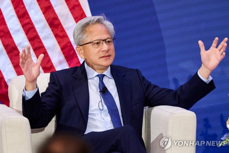 <b>젠슨 황</b> "<b>보안</b> 위기, AI로 막는다"...다음 시장 지목