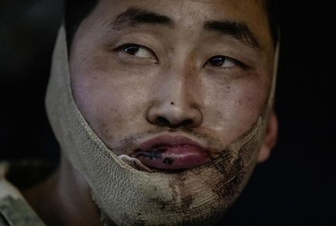 우크라이나군이 러시아 쿠르스크에서 생포한 북한군. 볼로디미르 젤렌스키 우크라이나 대통령 텔레그램 캡처