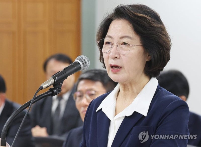 李 '호의호식 고관대작' <b>발언</b>에…<b>추미애</b> "내 이야기 아냐"