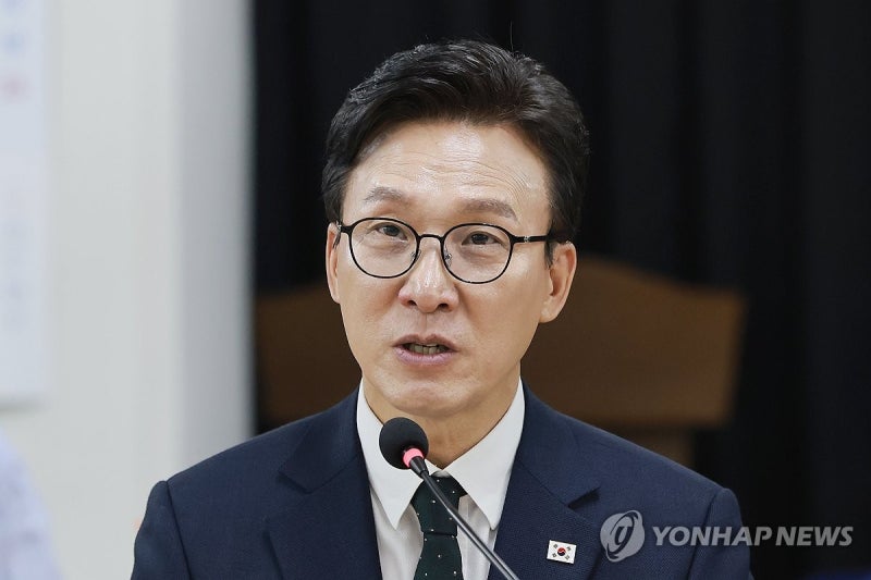 [속보] 김민석, <b>부승찬</b> 논란에 사과…"모두가 말과 행동 무겁게 해야"