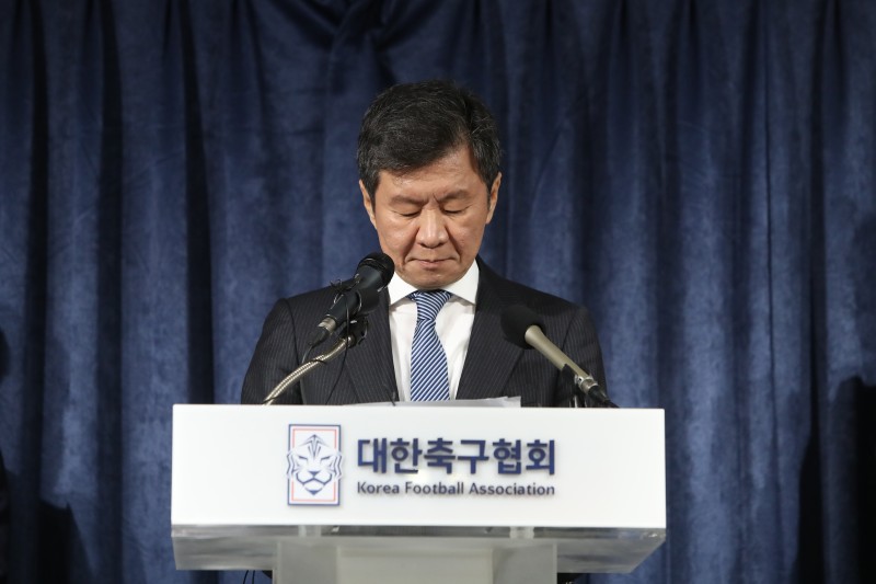 하다 하다 이제는 일방통행 선택, KFA 비공개 감독 선임 예고 - 국내축구 - 플레이어스