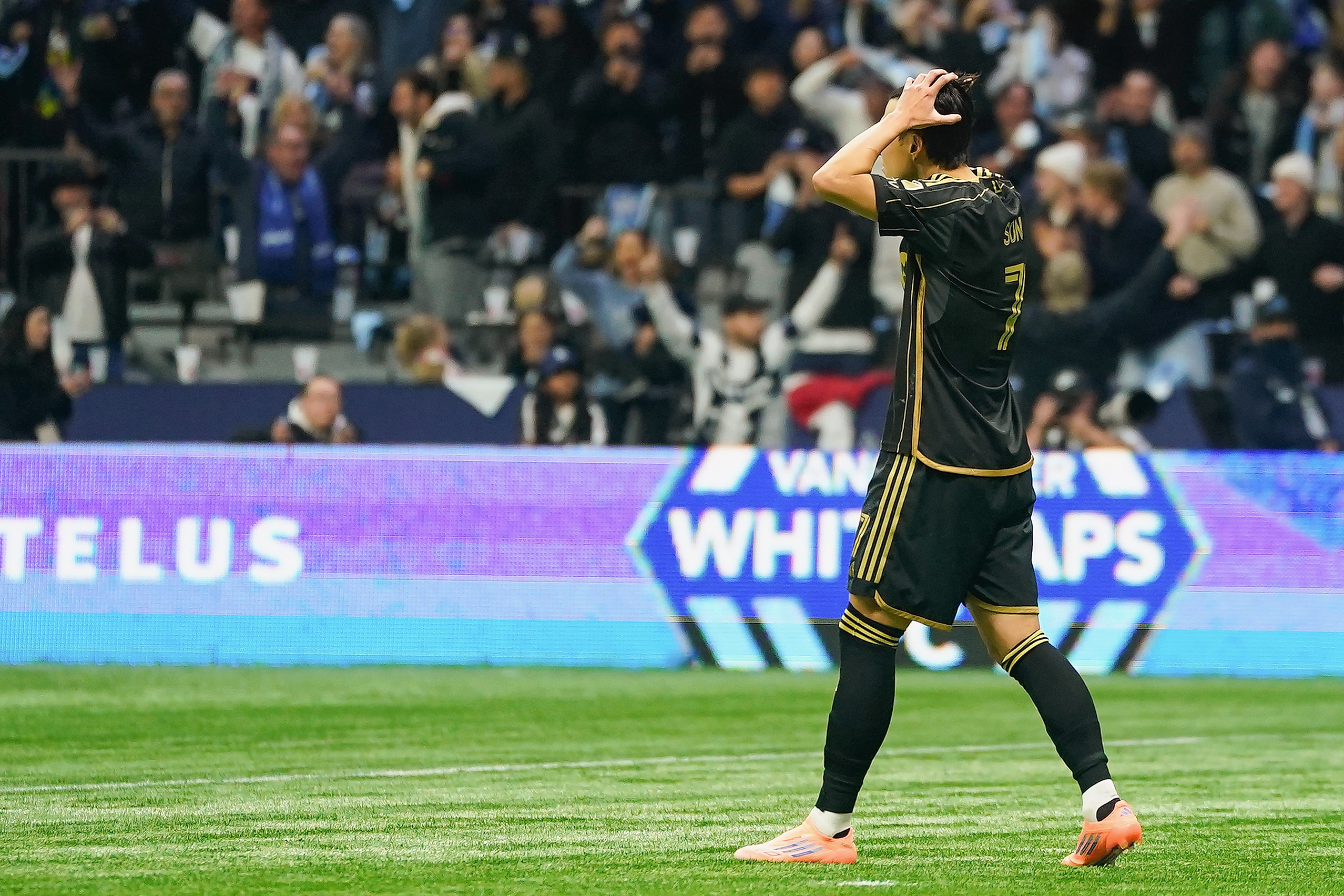 다 해준 ‘<b>멀티골</b>’ <b>손흥민</b>, 하필 승부차기 실축이라니…LAFC, 밴쿠버 원...