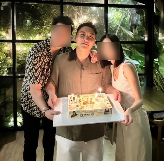 ‘출소’ <b>승리</b>, <b>태국</b>에서 호화로운 <b>생일파티</b>…‘승츠비’ 삶 계속