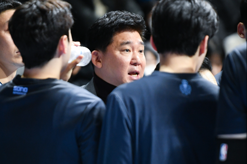 [IS 패장] '6연패 수렁' <b>김승기</b> 감독 한숨 “제가 모자랐다, 선수들 열심히 뛰...