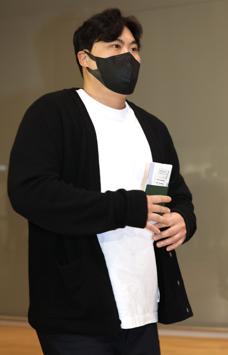 <b>메츠</b>, '1992년생 좌완' 션 <b>마네</b>아 영입...멀어진 <b>류현진</b> '뉴욕행'