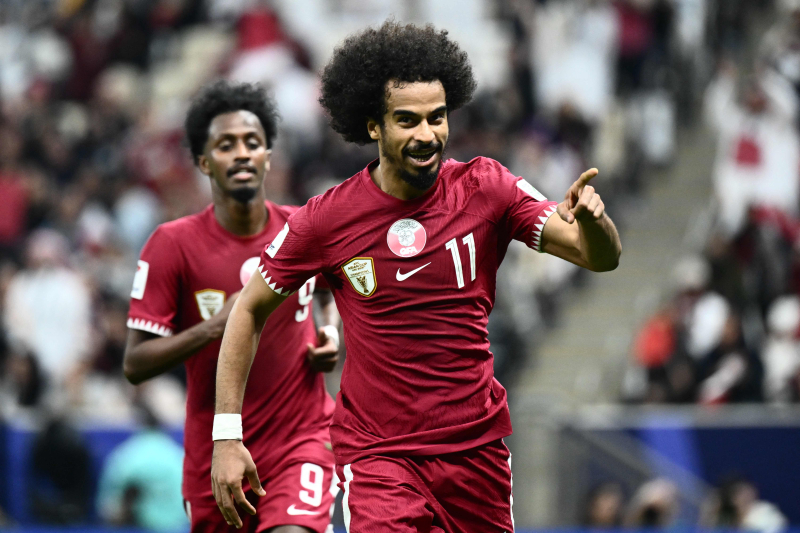 '아시안컵 우승 포기 안 했다' 카타르, <b>개막전</b>서 <b>레바논</b>에 3-0 완승…아피프 ...