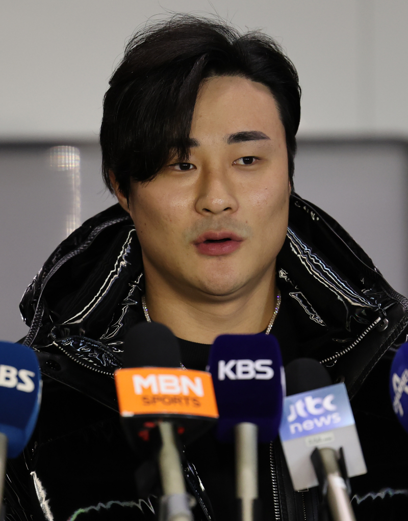 '규정이닝 <b>투수</b> 전멸' SD, <b>류현진</b>은 어떨까…김하성 "함께하면 영광"
