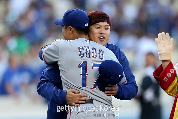 먼저 온 <b>추신수</b> "괴물 <b>류현진 복귀</b> 환영, 맞대결 나도 기대"