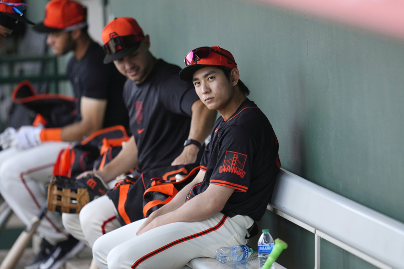'기분좋은 시작' <b>이정후</b>, MLB <b>시범경기 데뷔전</b> 첫 타석부터 안타 작렬