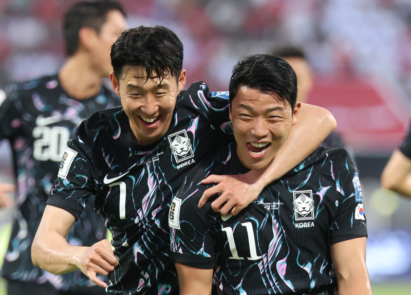 홍명보호 구한 <b>손흥민</b>·황희찬, 1년 전처럼 ‘<b>한가위 축포</b>’ 터뜨린다
