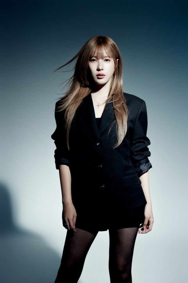 thumbnail for Lee Hae-in Takes the Helm as Producer for New Boy Group 'Close Your Eyes'
