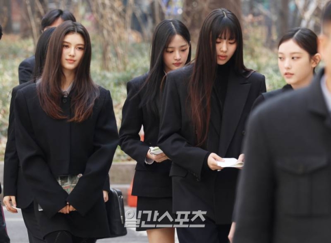 Article thumbnail for NewJeans Members Shocked by Court's Injunction Decision, Pause Activities