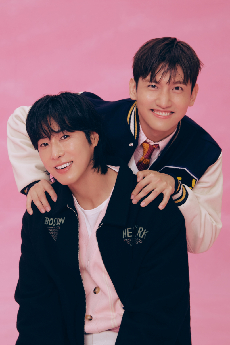 [IS포커스] 22주년 <b>동방신기 SM</b>과 <b>재계약</b>…<b>SM</b> 30주년·3.0 체제 넘어 새로...
