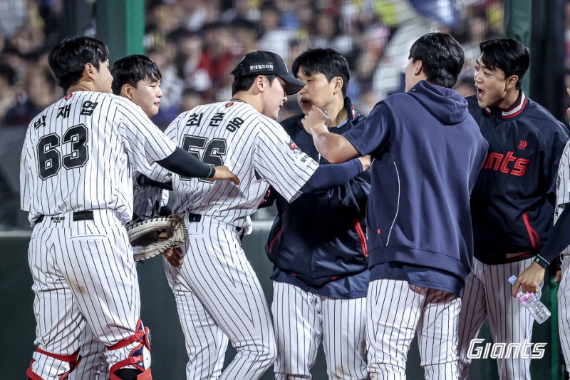 불펜 ERA 8위 <b>롯데</b>, 지각 합류한 최준용 "팬들께 보답하겠다"