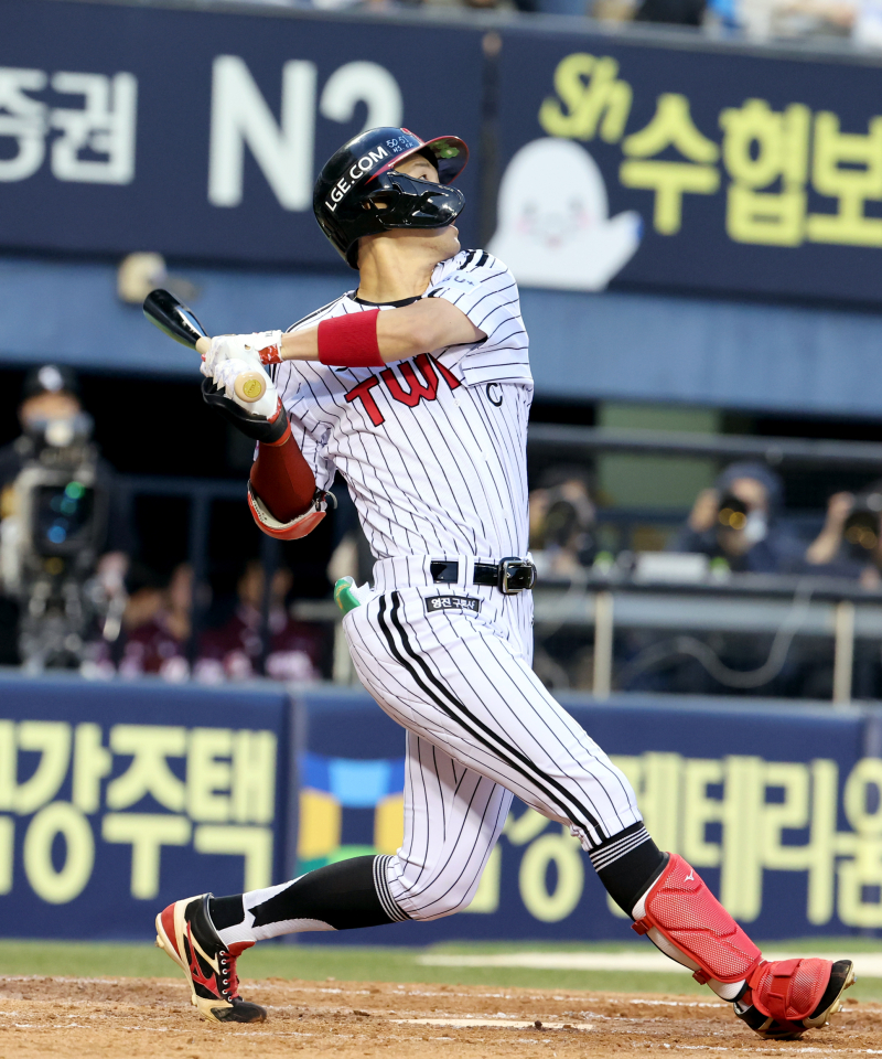 "한화 팬도, <b>LG</b> 팬도 저를..." 잠실 외야 <b>악마</b>는 3차례 호수비 후 왜 자...