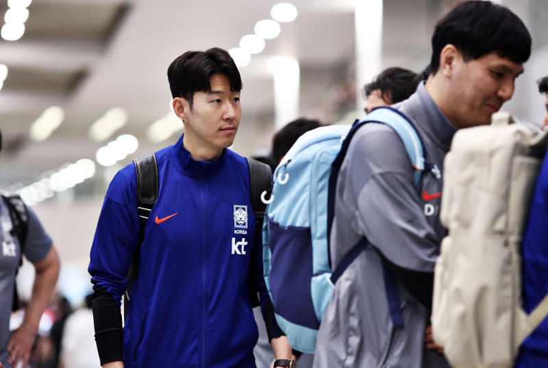 ‘월드컵 모드’ 홍명보 “미국서 클럽 WC 본다…<b>손흥민</b>? 2~30분 뛸 수 있...