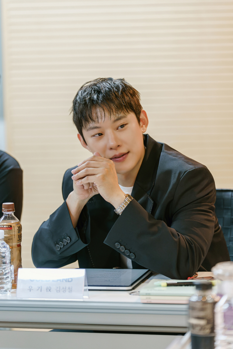 금괴 밀수 휘말린 박보영, <b>디즈니</b>플러스로…‘<b>골드랜드</b>’ 2026년 공개