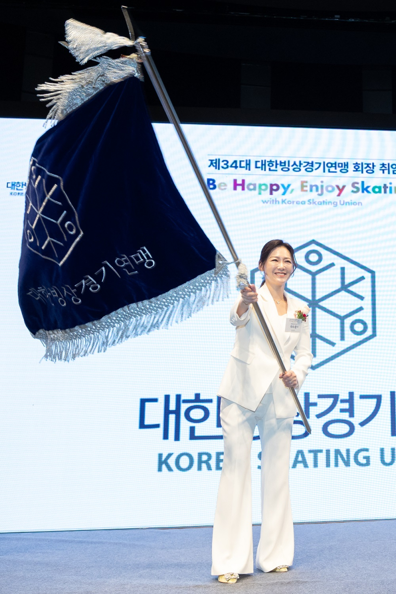 2026 밀라노 동계올림픽 <b>선수단장</b>에 <b>이수경</b> 빙상연맹 회장 <b>내정</b>...여성 ...