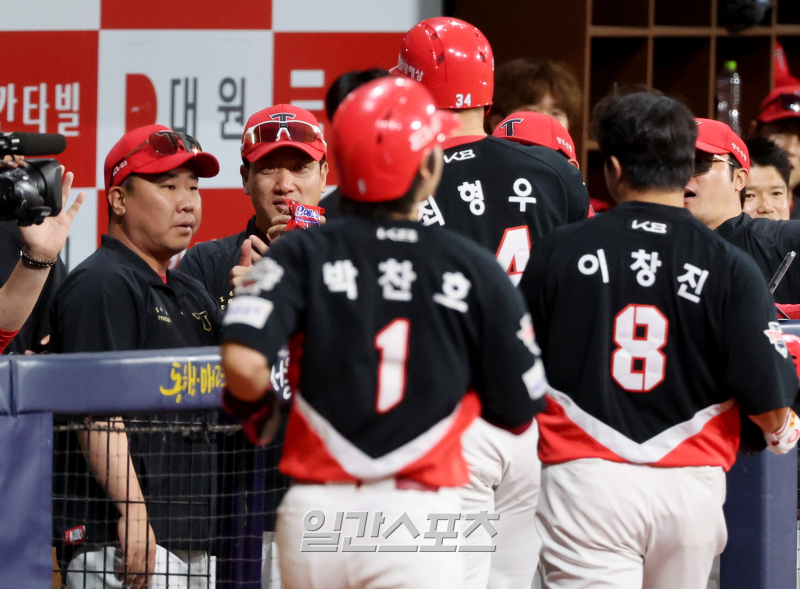 [포토]<b>이범호 감독</b>, 형우 덕분에 7연승 가겠네!