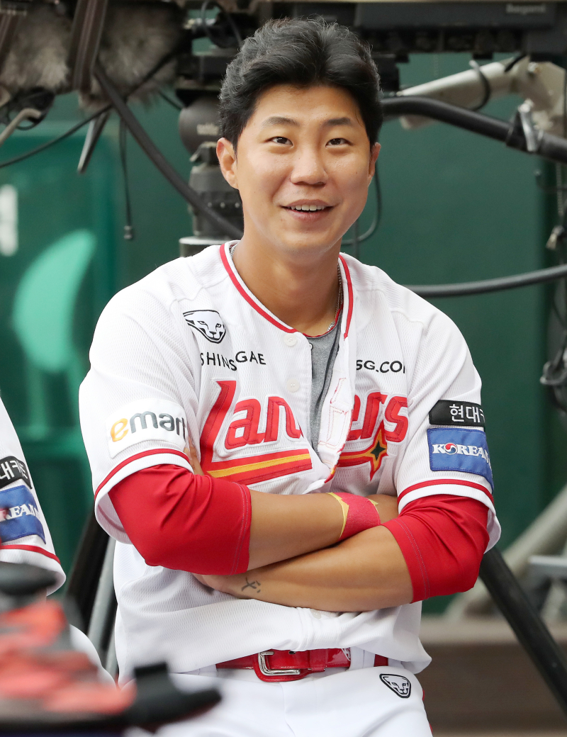 "제2의 인생에 대한 고민" SSG <b>최민창</b>, <b>임의해지</b>로 팀 떠난다 [IS 광주]