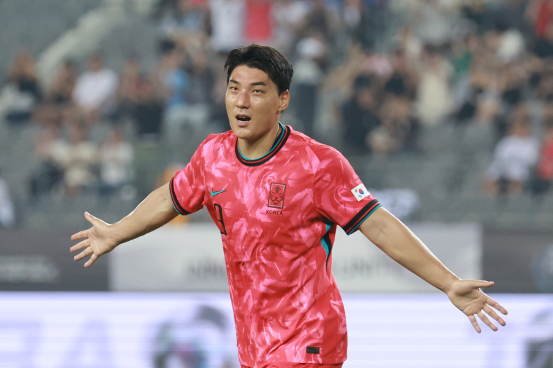 <b>이동경</b>·<b>주민규</b> 릴레이 득점…<b>홍명보호</b>, 동아시안컵 중국전서 2-0 리드 ...