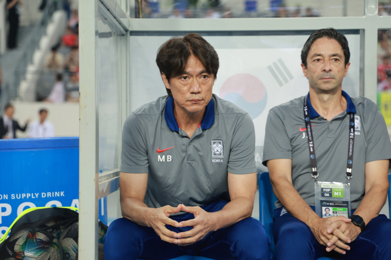 ‘일본과 우승 다툼’ <b>홍명보</b> “우리와 日 전술 비슷…한일전은 <b>즐거운</b>...