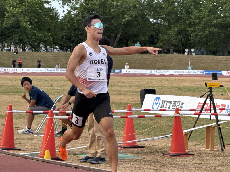 ‘1달 만에 <b>경신</b>’ 육상 <b>이재웅</b>, 남자 1500m <b>신기록</b>