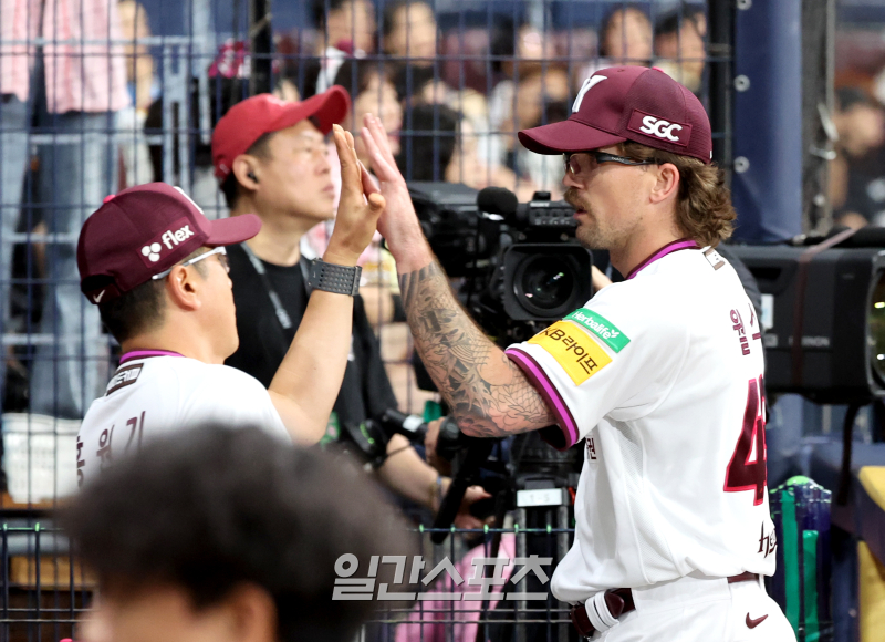 '6주 계약' <b>웰스</b>, 연장 계약 없이 22일 <b>고별전</b>...<b>키움</b>은 로젠버그 대체 ...
