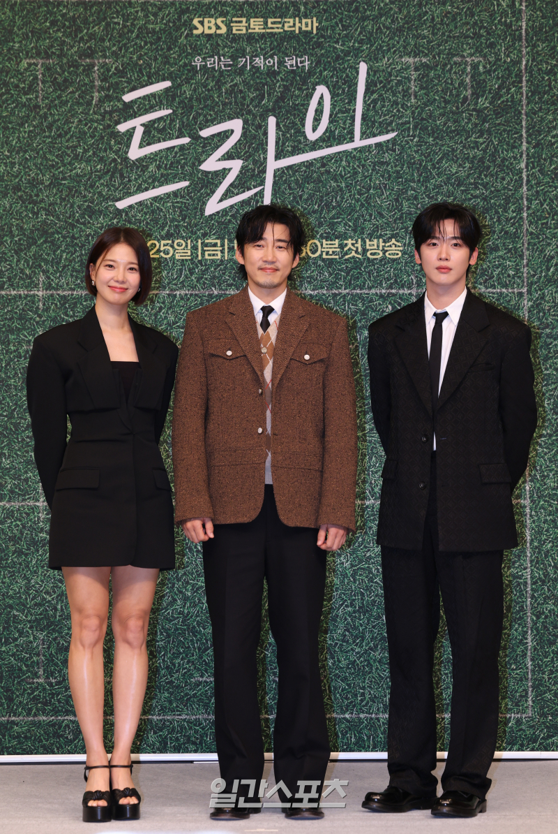 [포토] 임세미-<b>윤계상</b>-김요한, '<b>트라이</b>' 주역들