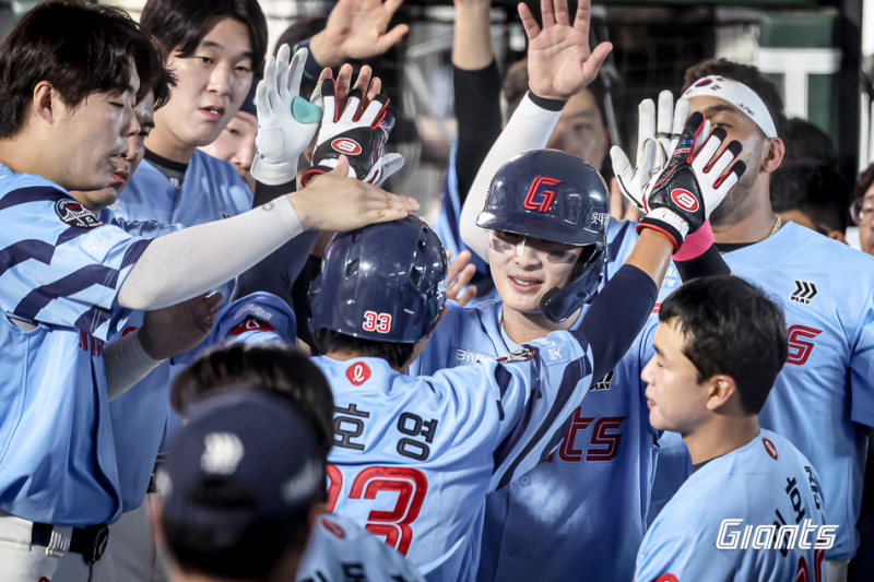 시범경기 9푼이→주간 타율 0.529...'현실 자각' <b>손호영</b>, 2024시즌 모드 ...
