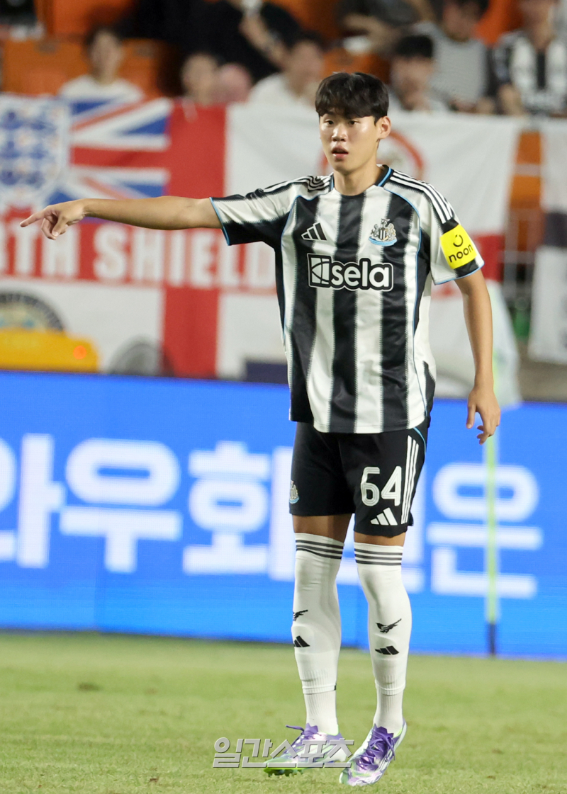 “손흥민 같은 선수 될 것” 대선배 조현우, 18세 <b>박승수</b> <b>뉴캐슬</b> <b>데뷔</b> 보...