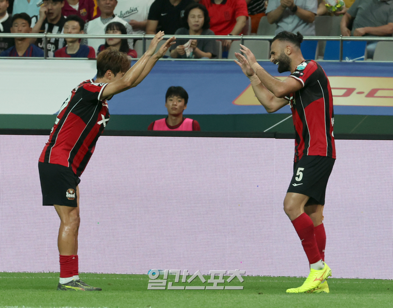‘메시 vs 야말’ <b>김기동</b> 감독의 선택은? “스피드·득점력·개인기까지...